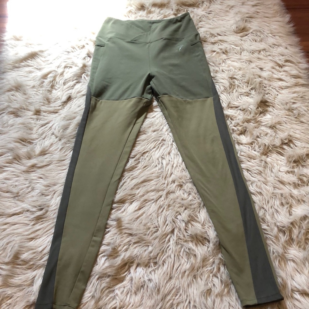 Nikki B Season 2 leggings